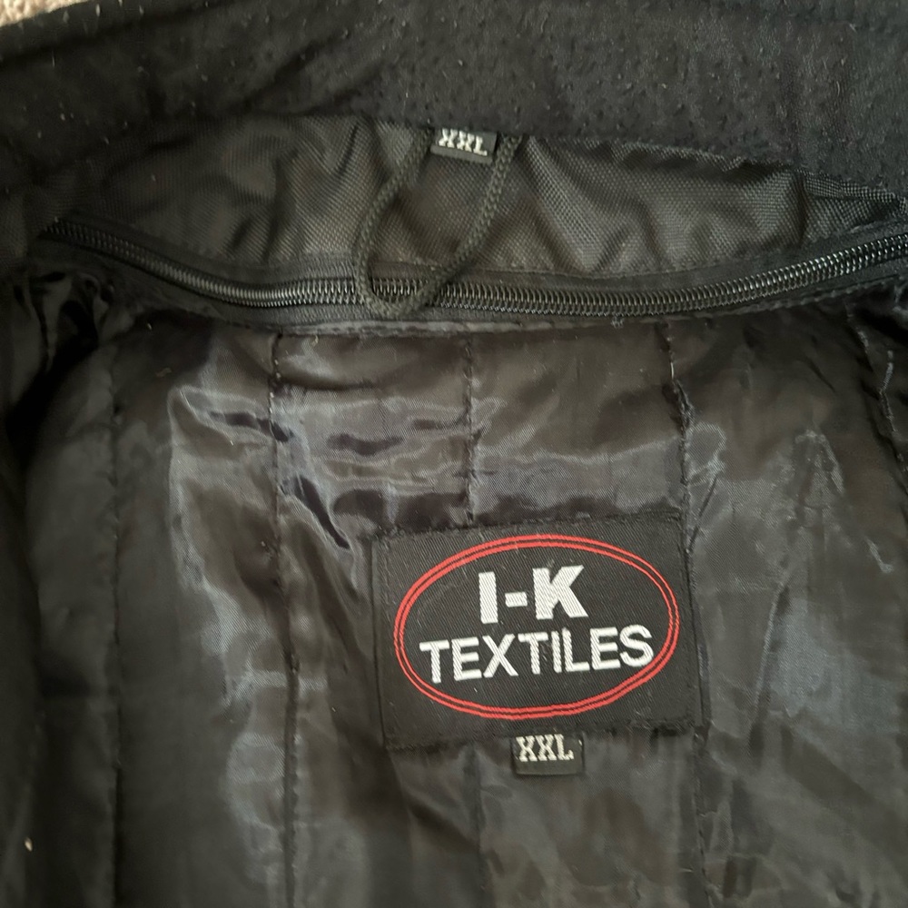 Women's Riding Jacket - Picture 2 of 3